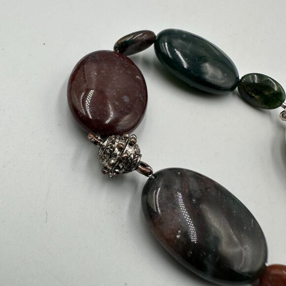 Beaded Band Watch Women Silver Tone Green Stones Magnetic Clasp New Battery - Picture 3 of 8